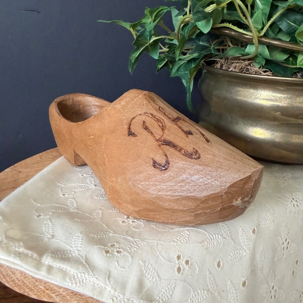 Vintage Rhön Hand Carved Wooden Dutch Clog Wall Pocket Folk Art Decor‎